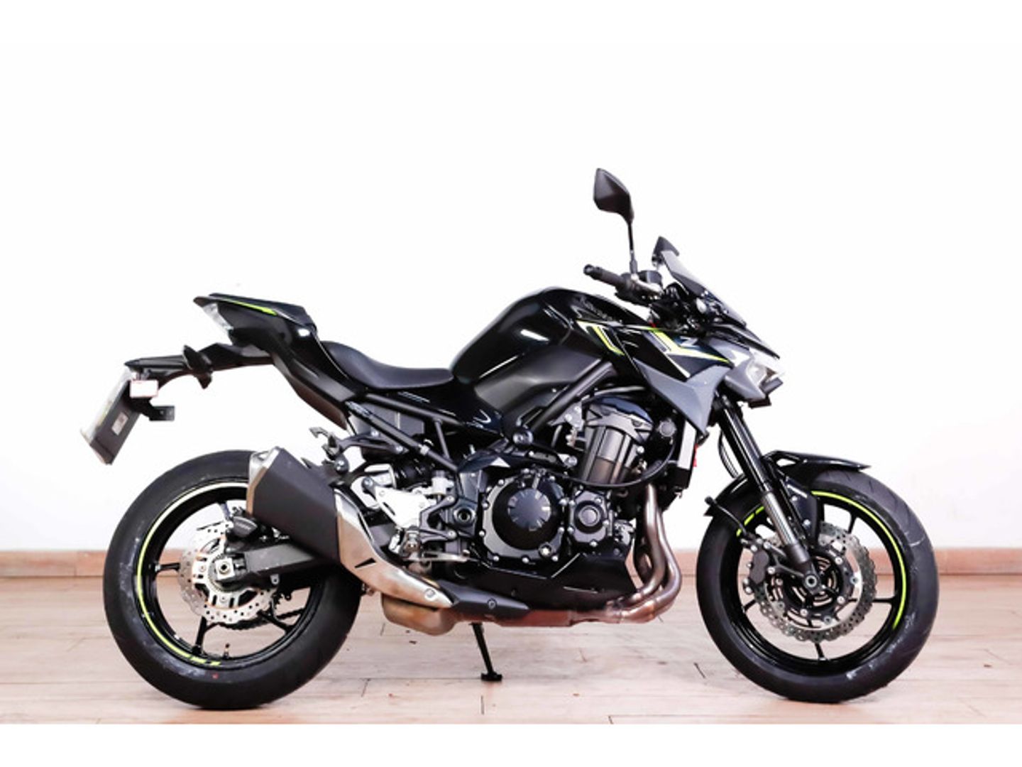 Kawasaki Z900 Negro Motorcycle