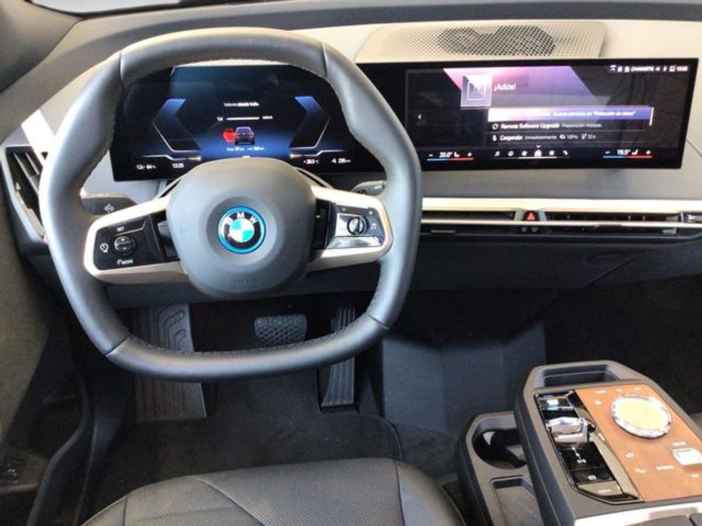 BMW iX xDrive40 240 kW (326 CV)