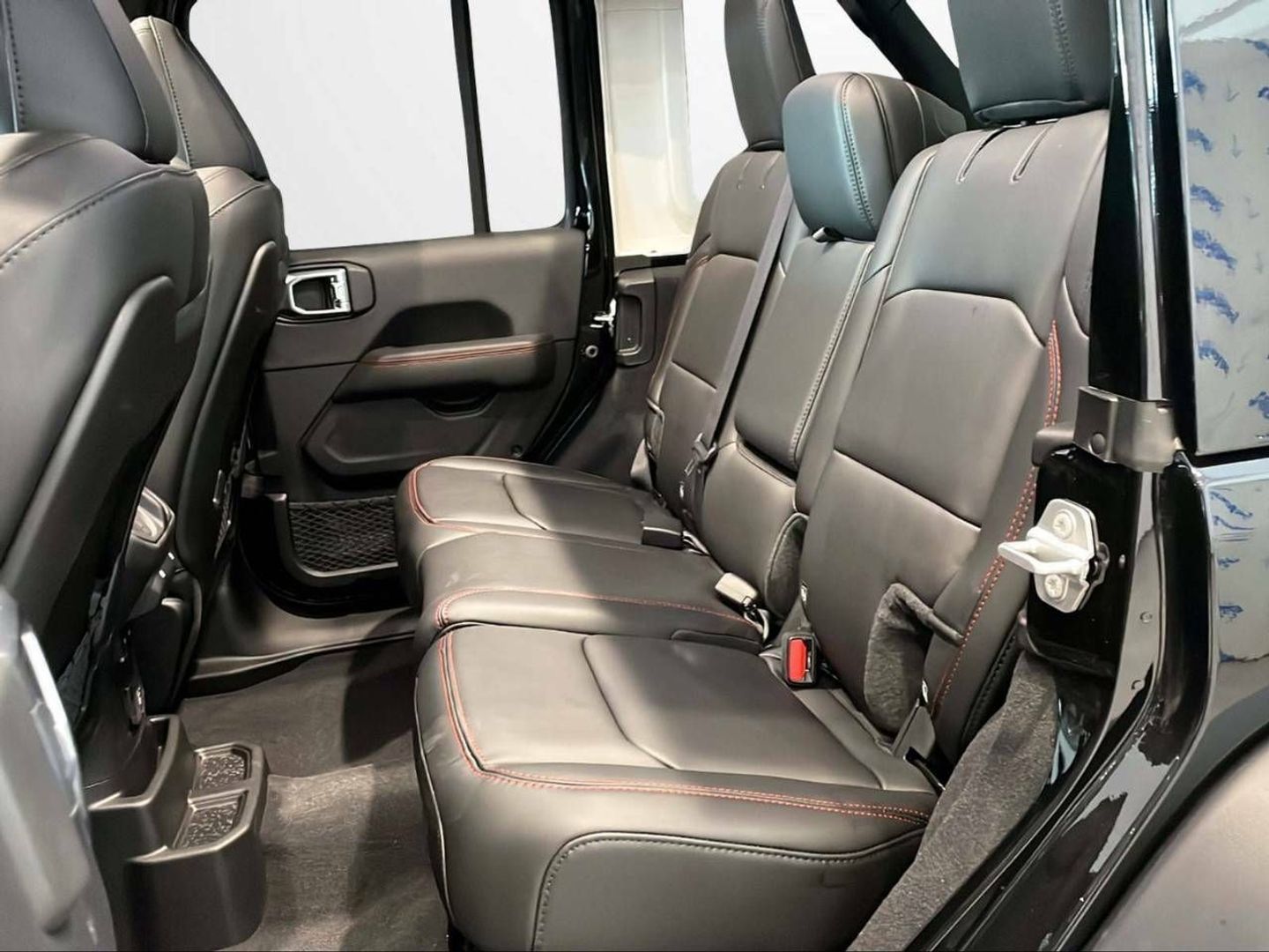 Jeep Wrangler 2.0T GME Rubicon 8ATX 199 kW (270 CV)