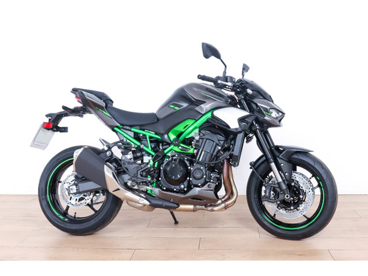 Kawasaki Z900 Negro Motorcycle