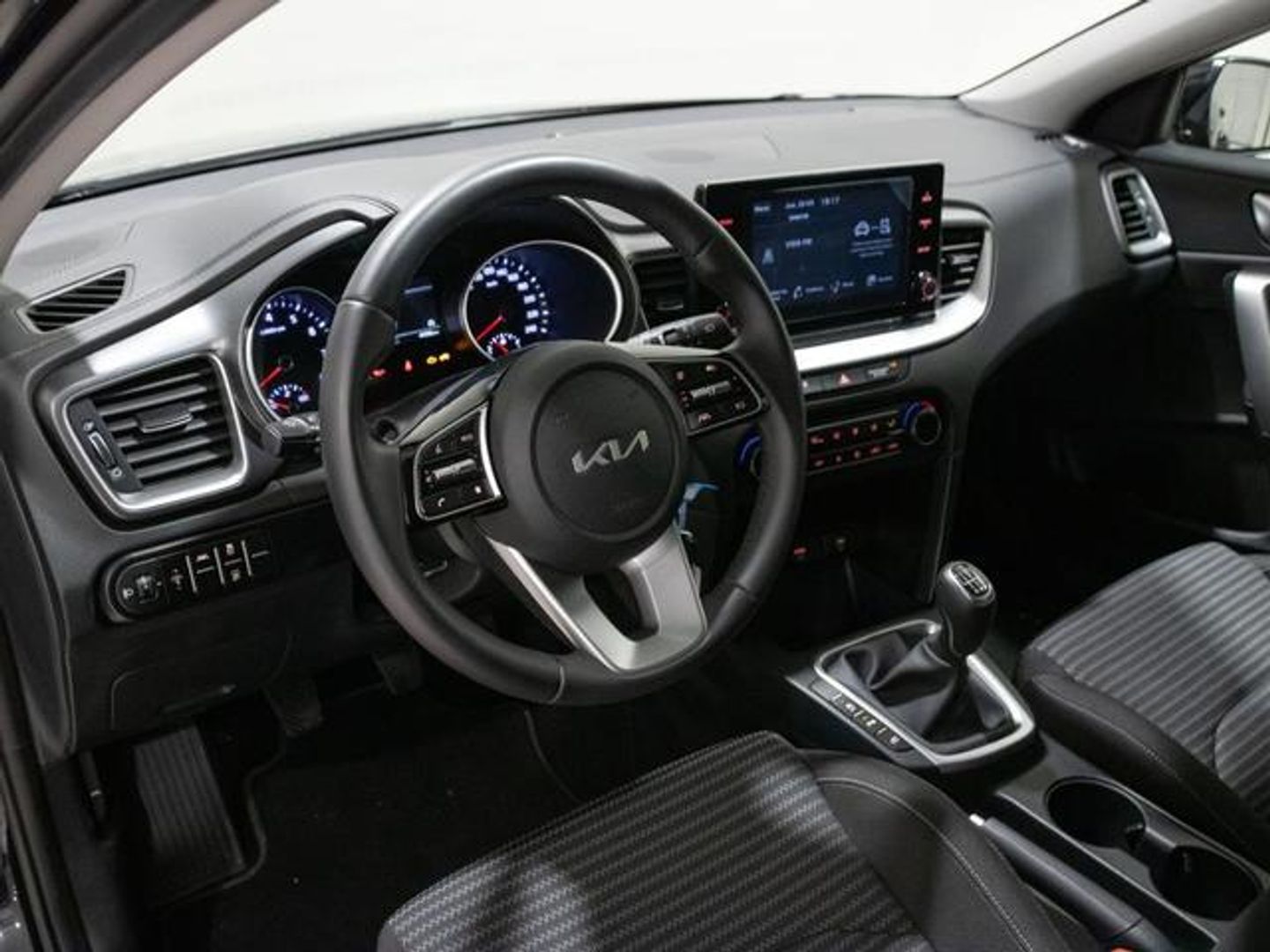 Kia Ceed Tourer 1.6 MHEV iMT Drive 100 kW (136 CV)