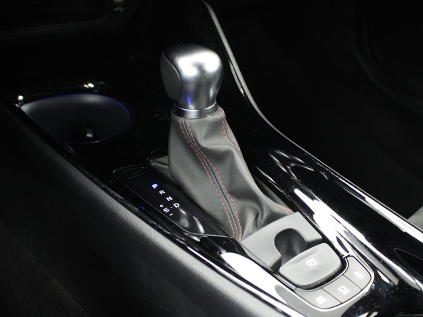 Toyota C-HR 180H GR Sport 135 kW (184 CV)