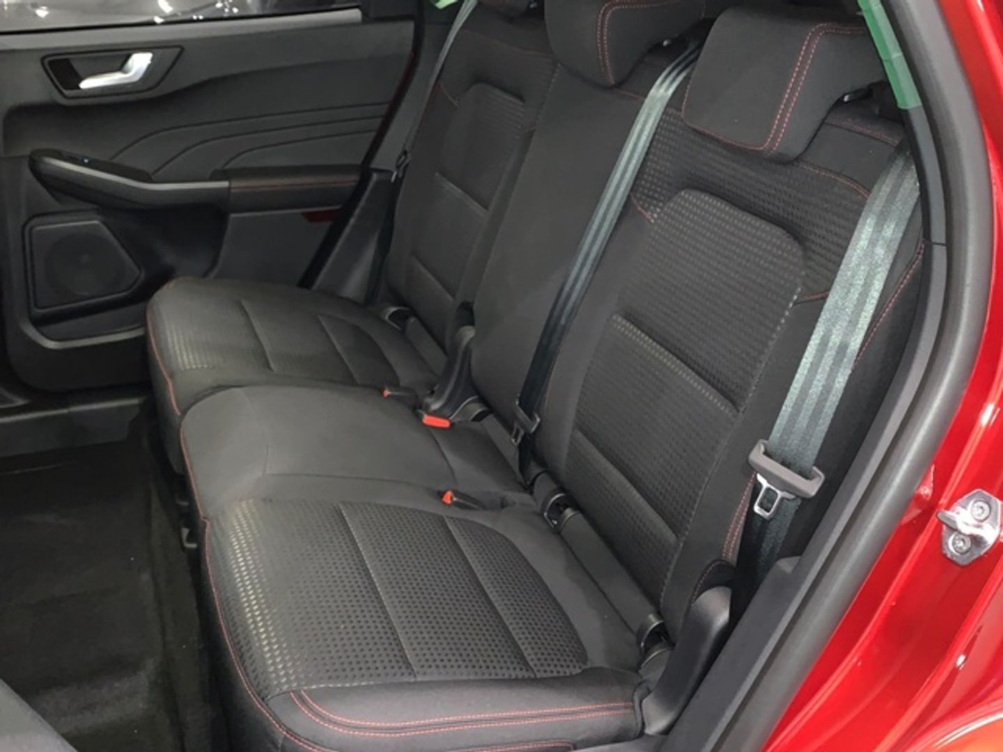 Ford Kuga 2.5 Duratec FHEV ST-Line Auto 140 kW (190 CV)