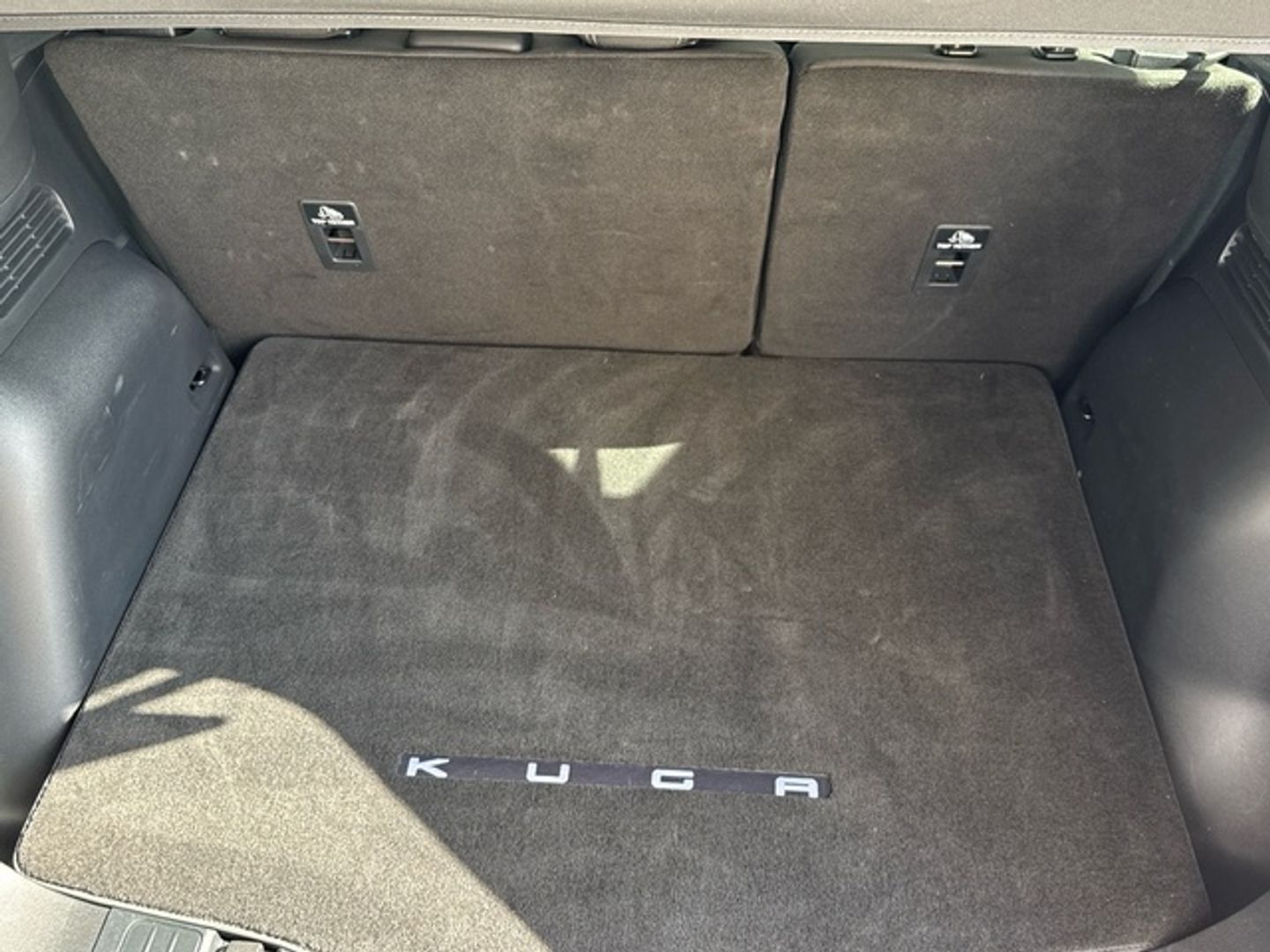 Ford Kuga 2.5 Duratec FHEV Active Auto 132 kW (180 CV)