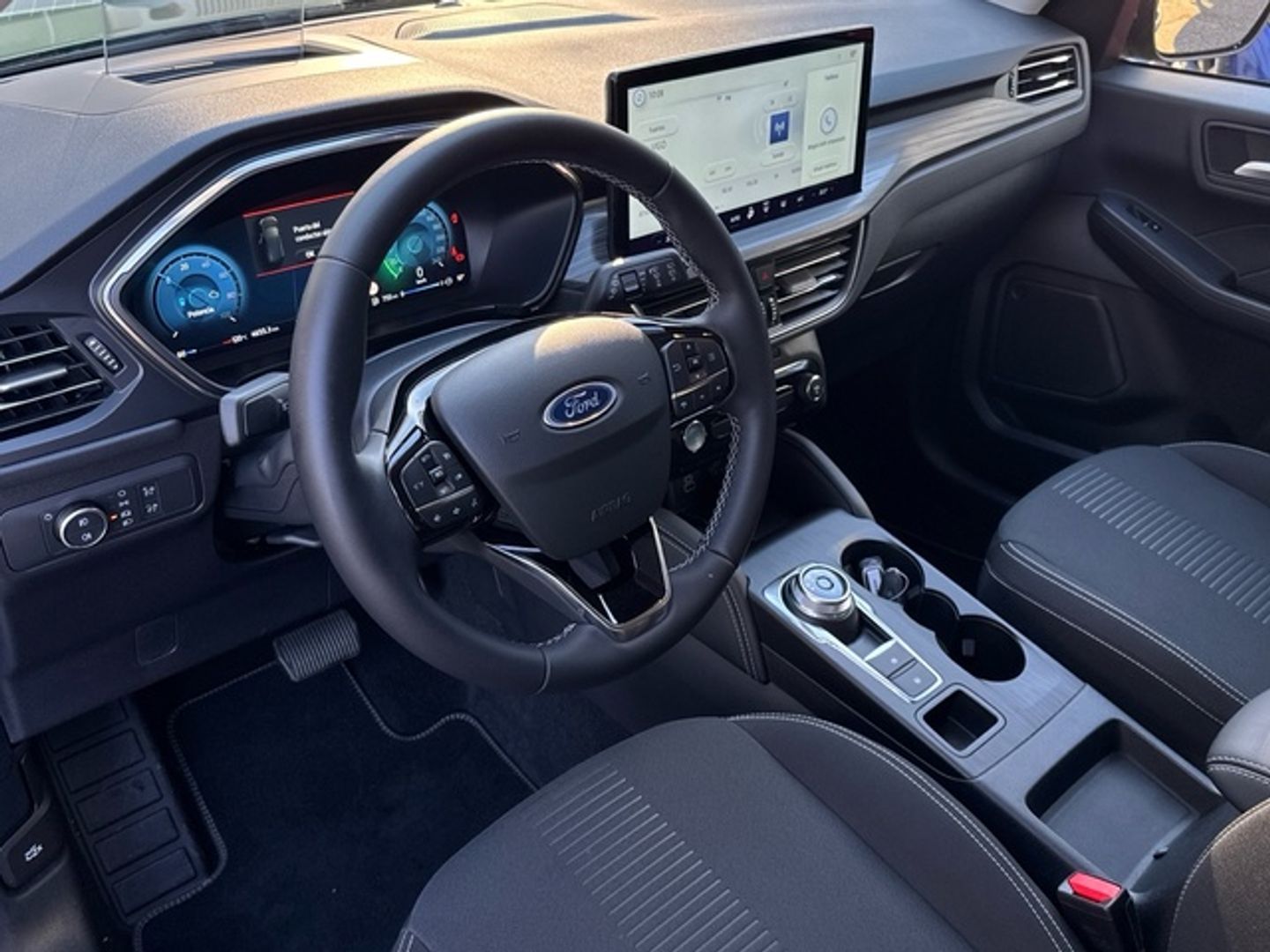 Ford Kuga 2.5 Duratec FHEV Active Auto 132 kW (180 CV)