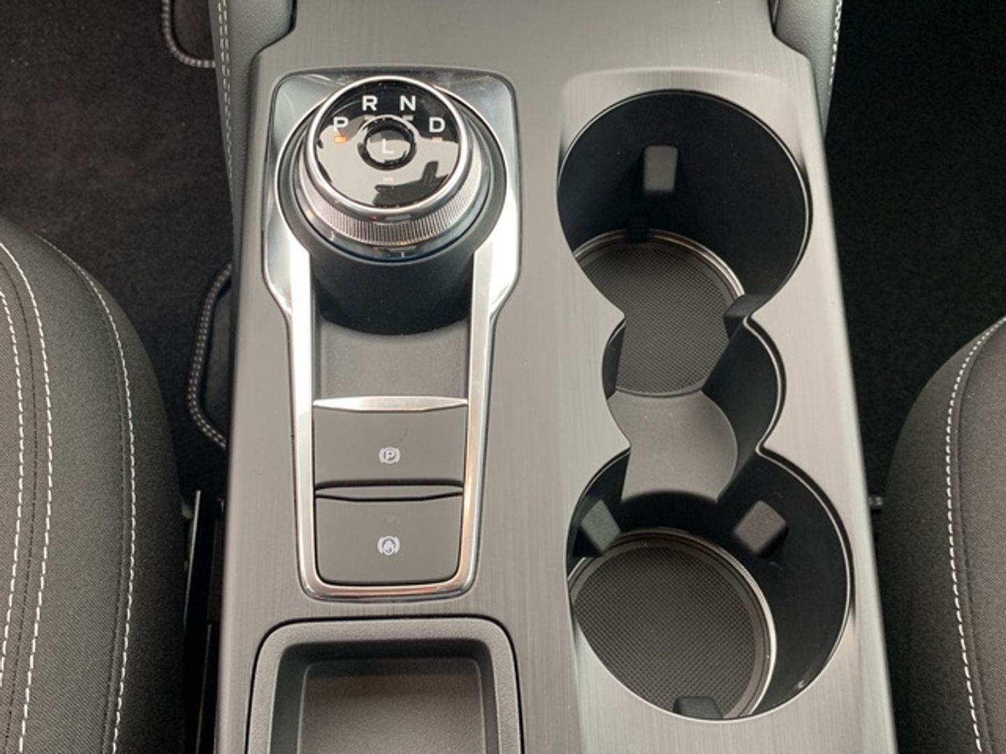 Ford Kuga 2.5 Duratec FHEV Active Auto 132 kW (180 CV)