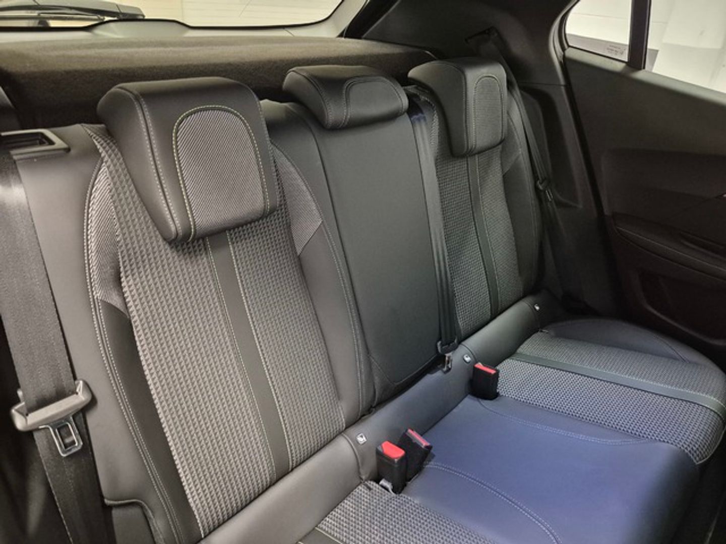 Peugeot 2008 PureTech 130 S&S GT 96 kW (130 CV)