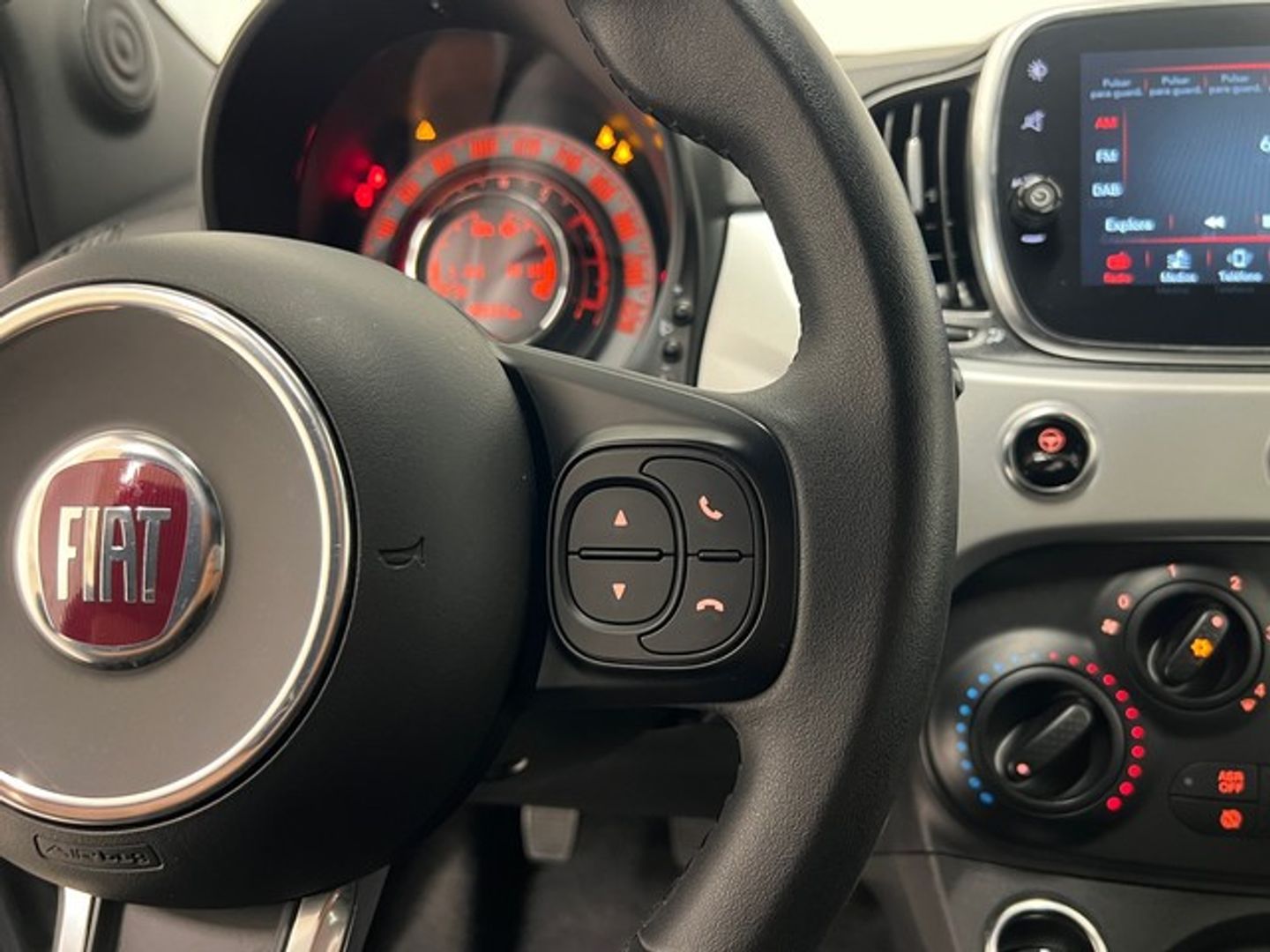 Fiat 500 1.0 Hybrid Connect 51 kW (70 CV)