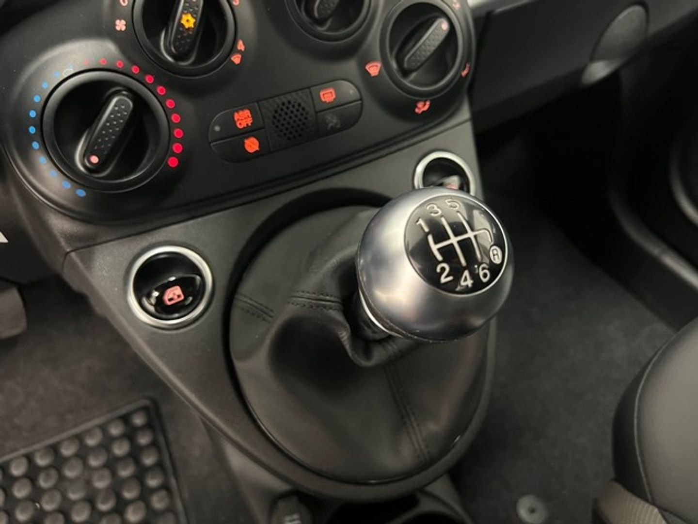 Fiat 500 1.0 Hybrid Connect 51 kW (70 CV)