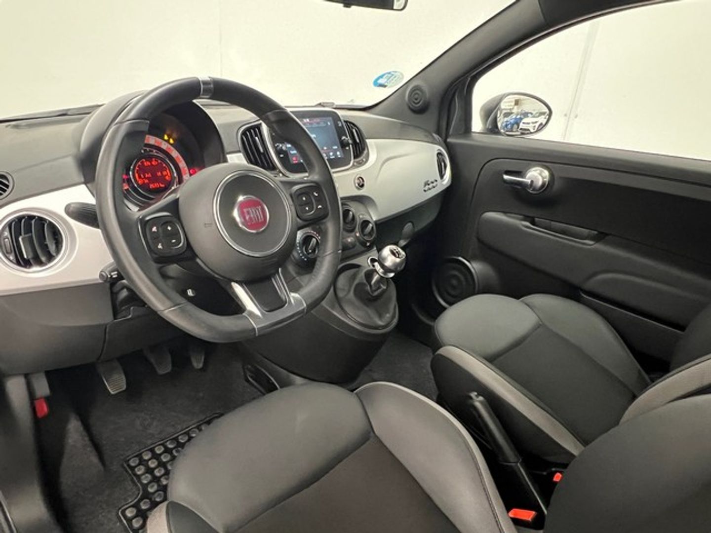 Fiat 500 1.0 Hybrid Connect 51 kW (70 CV)