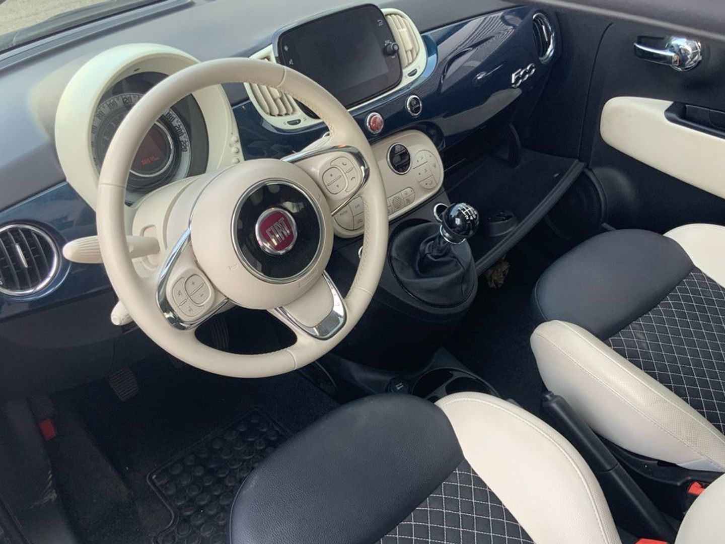 Fiat 500 1.0 Hybrid Dolcevita 51 kW (70 CV)