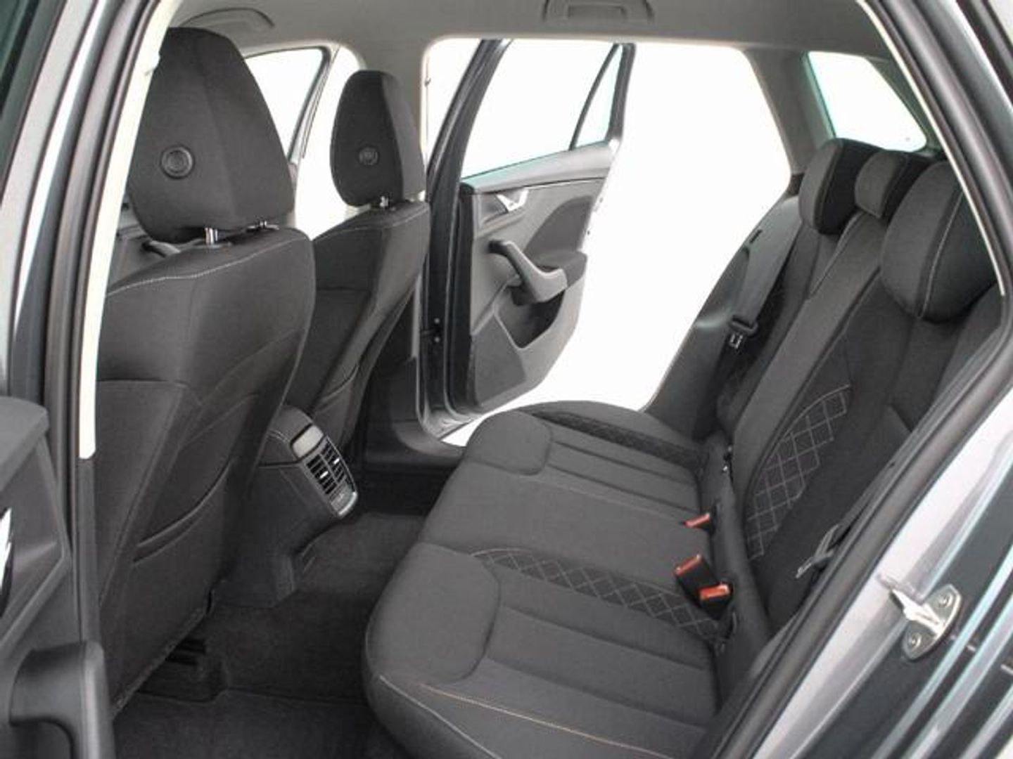 Skoda Kamiq 1.0 TSI Ambition 70 kW (95 CV)