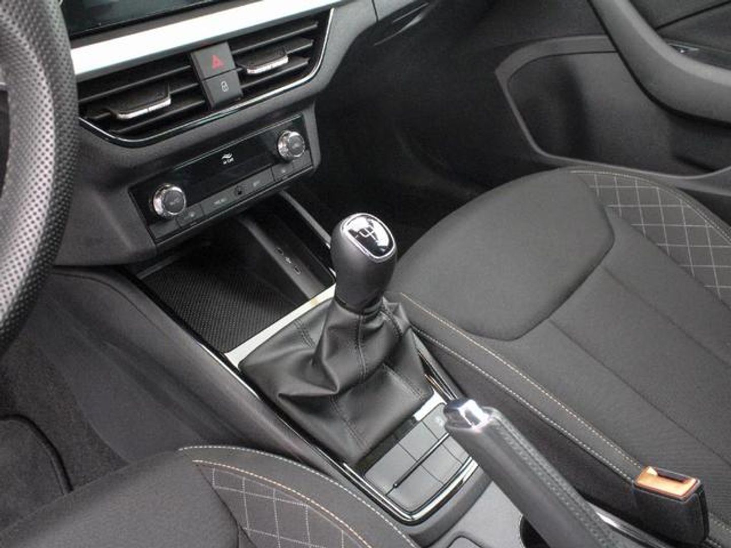Skoda Kamiq 1.0 TSI Ambition 70 kW (95 CV)