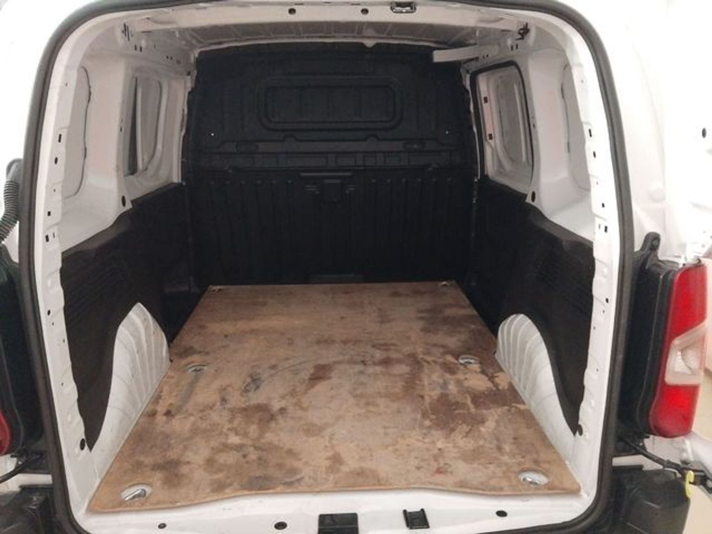 Peugeot Partner Furgon BlueHDi 100 Standard 600kg 75 kW (102 CV)