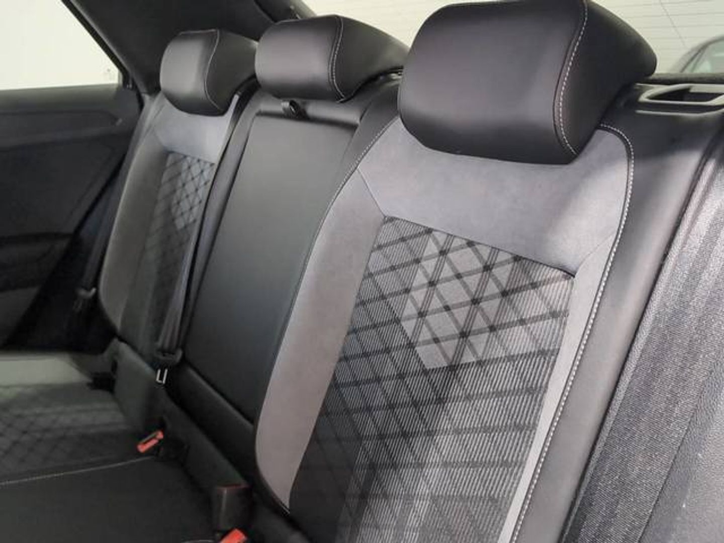 Volkswagen T-Roc R-Line 1.5 TSI 110 kW (150 CV) DSG