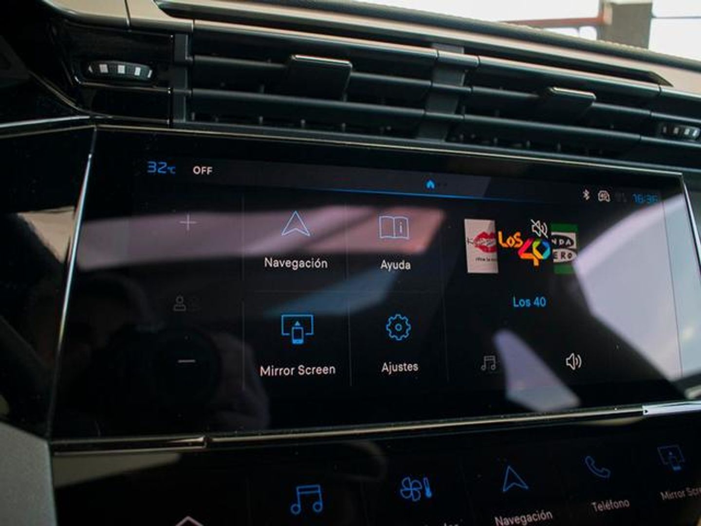 Peugeot 408 GT PHEV 180 e-EAT8 133 kW (181 CV)