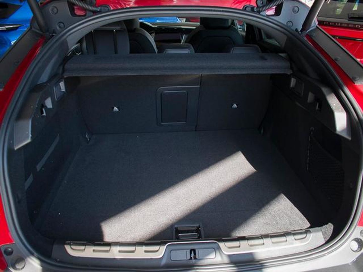 Peugeot 408 GT PHEV 180 e-EAT8 133 kW (181 CV)