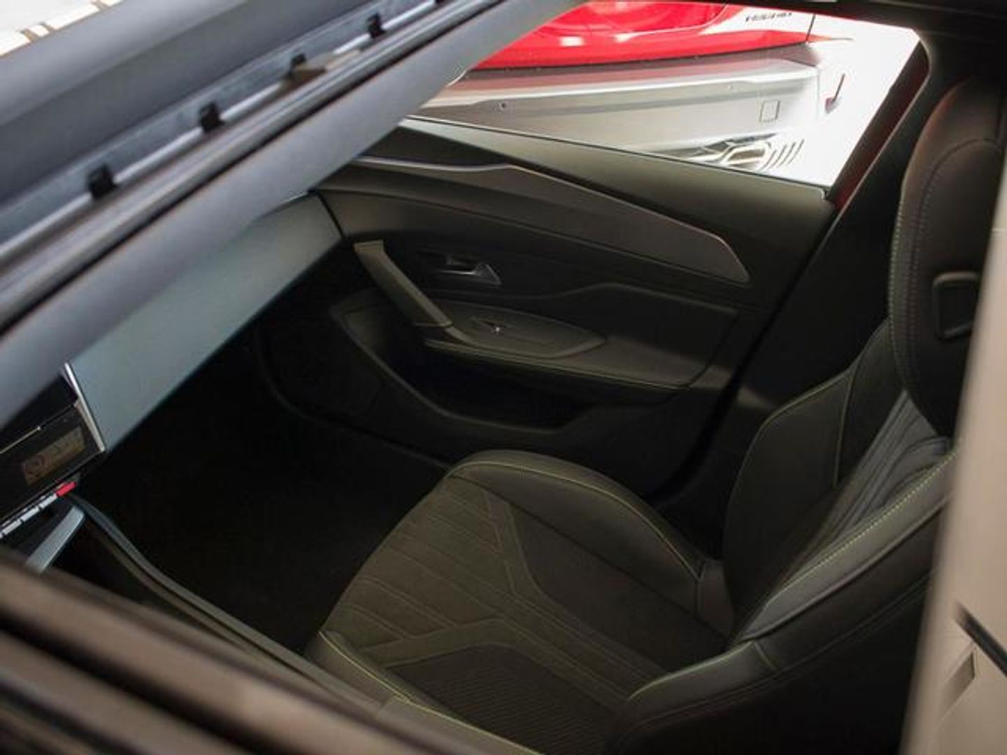 Peugeot 408 GT PHEV 180 e-EAT8 133 kW (181 CV)