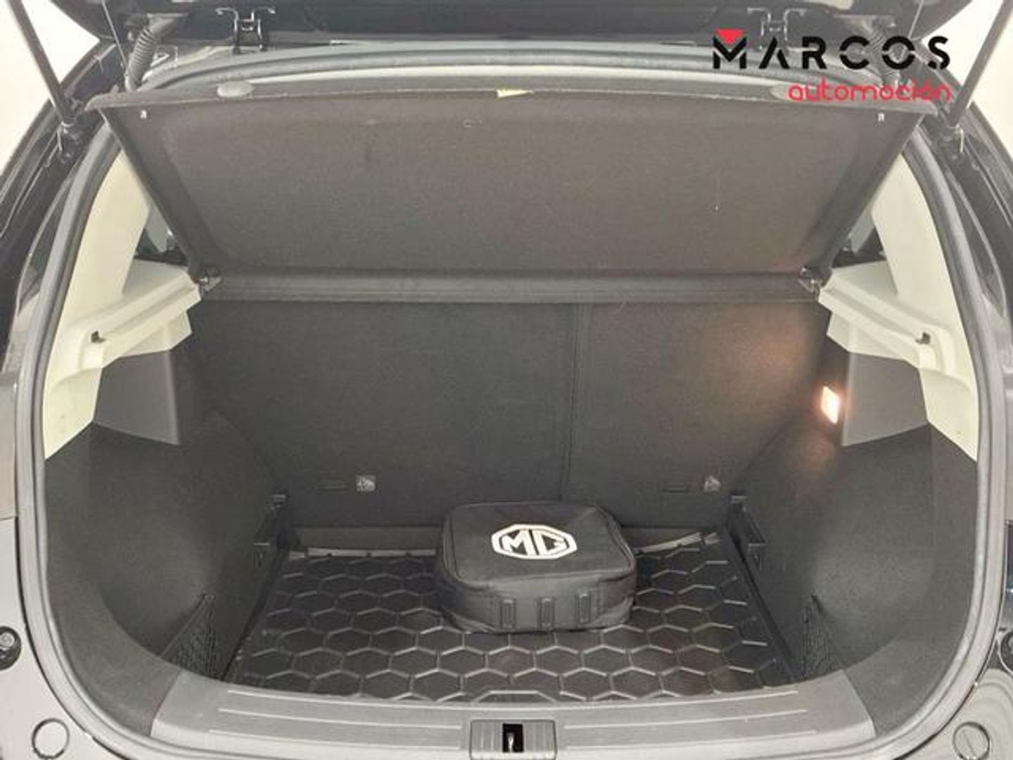 MG ZS EV 51KWH Luxury Standard Range 130 kW (177 CV)