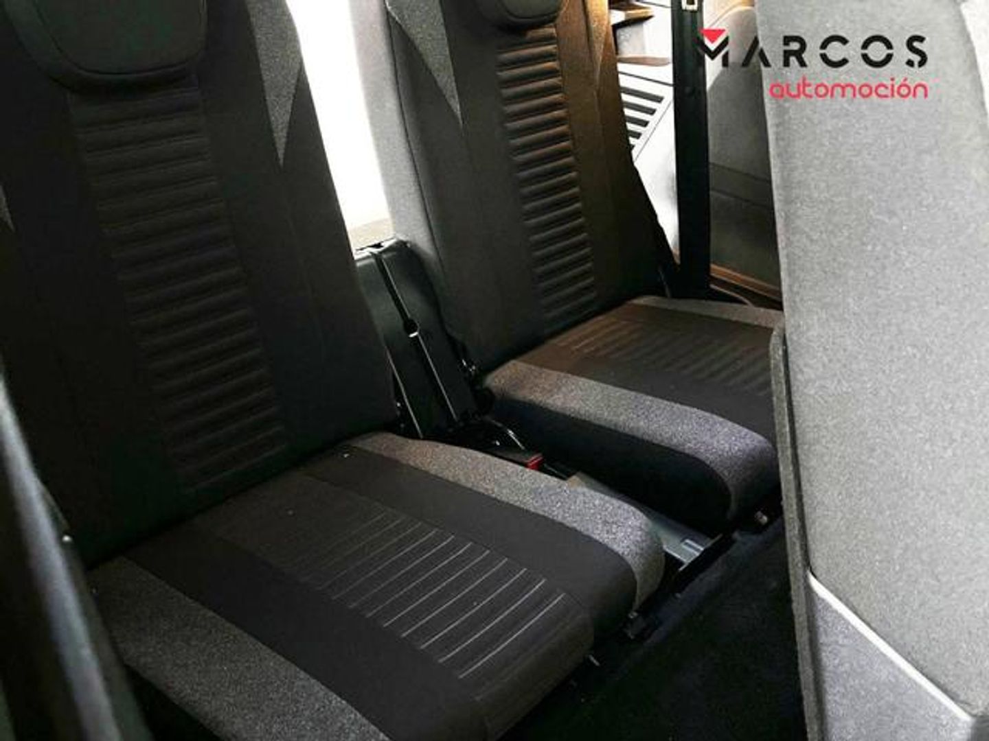 Peugeot 5008 Hybrid 1.2 Active Pack eDCS6 100 kW (136 CV)