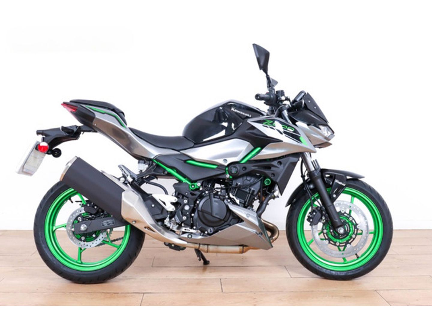 Kawasaki Z500 Gris Motorcycle