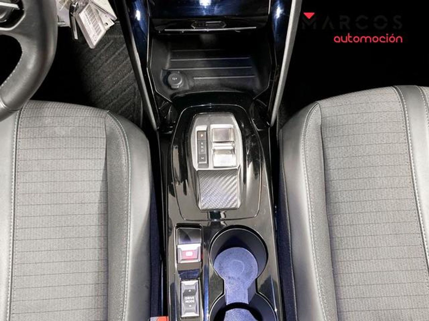 Peugeot 2008 PureTech 130 S&S Allure Pack EAT8 96 kW (130 CV)
