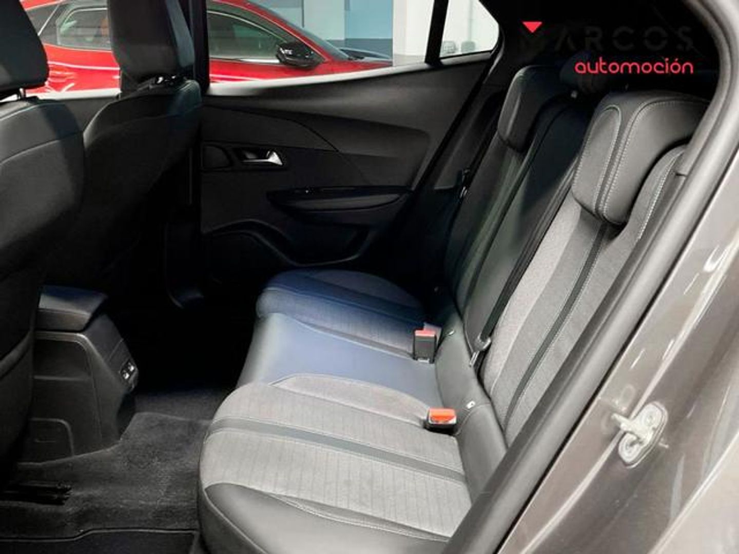 Peugeot 2008 PureTech 130 S&S Allure Pack EAT8 96 kW (130 CV)