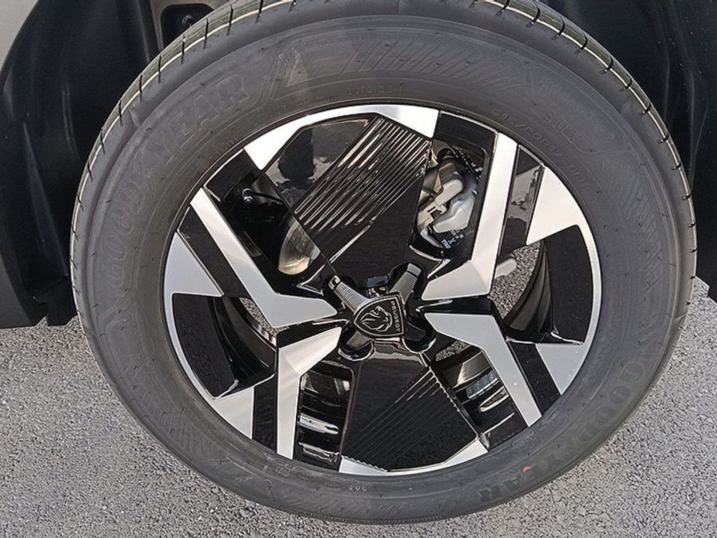 Peugeot 2008 Allure Hybrid eDCS6 107 kW (145 CV)