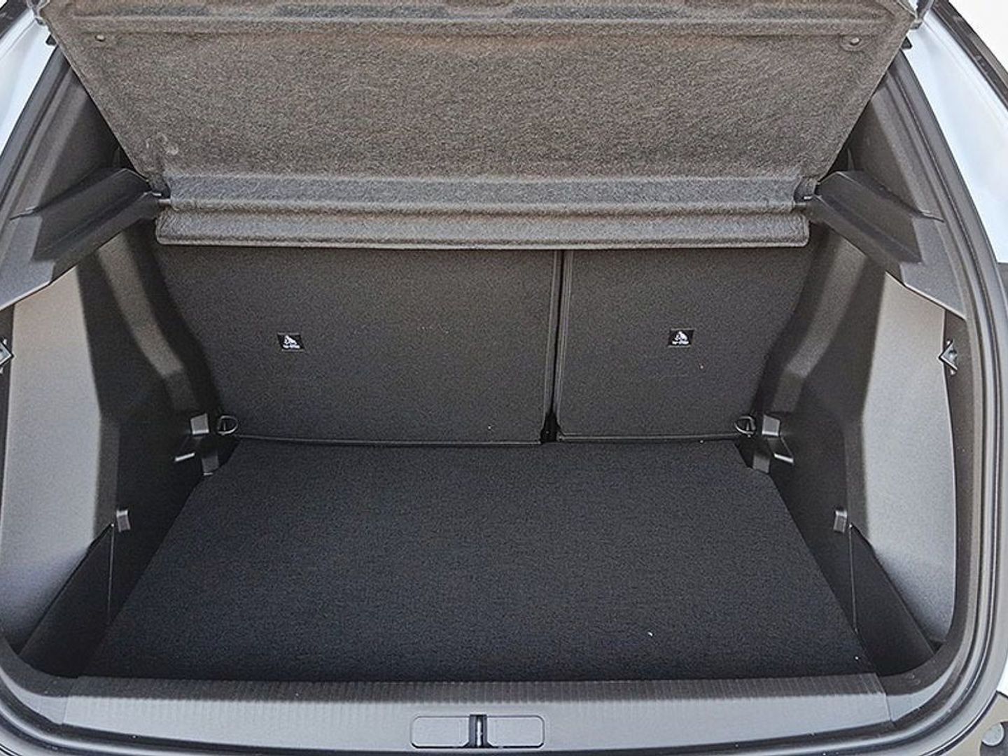 Peugeot 2008 Allure Hybrid eDCS6 107 kW (145 CV)