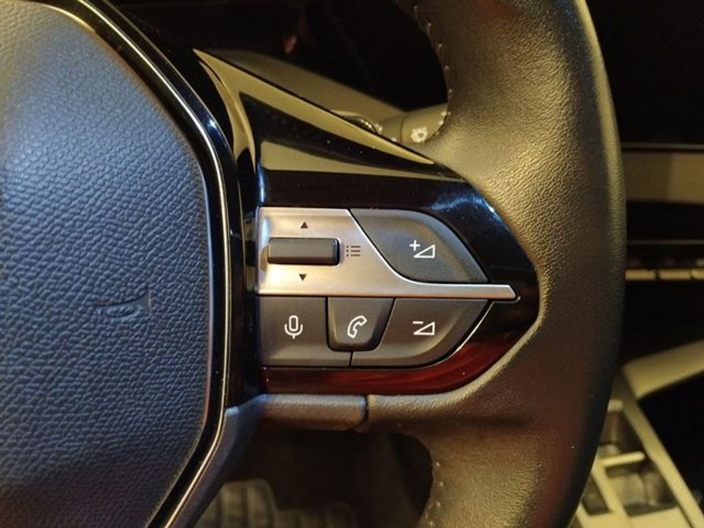 Peugeot 308 PureTech 130 S&S Allure Pack EAT8 96 kW (130 CV)