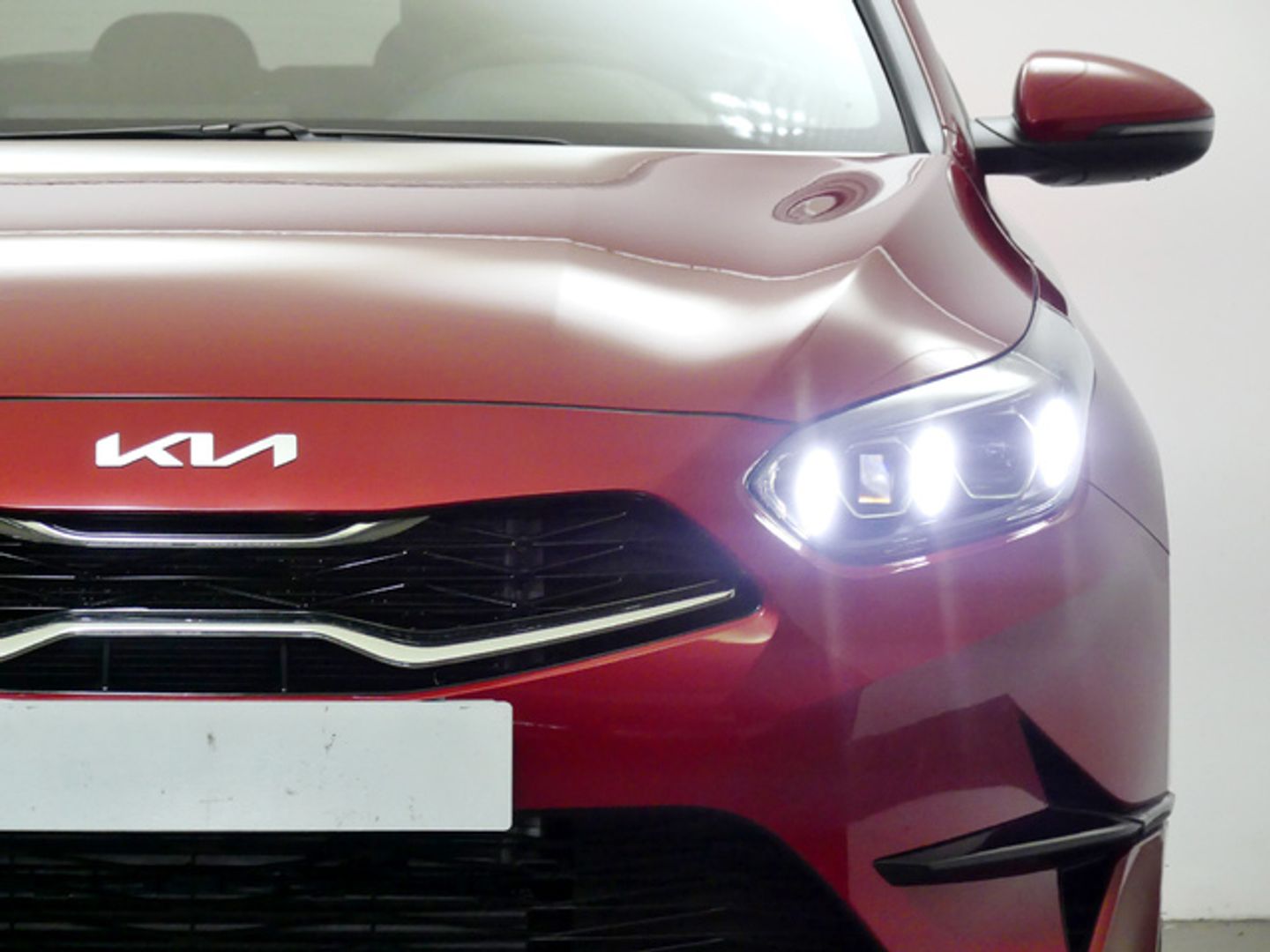 Kia Ceed 1.6 MHEV iMT Tech 100 kW (136 CV)