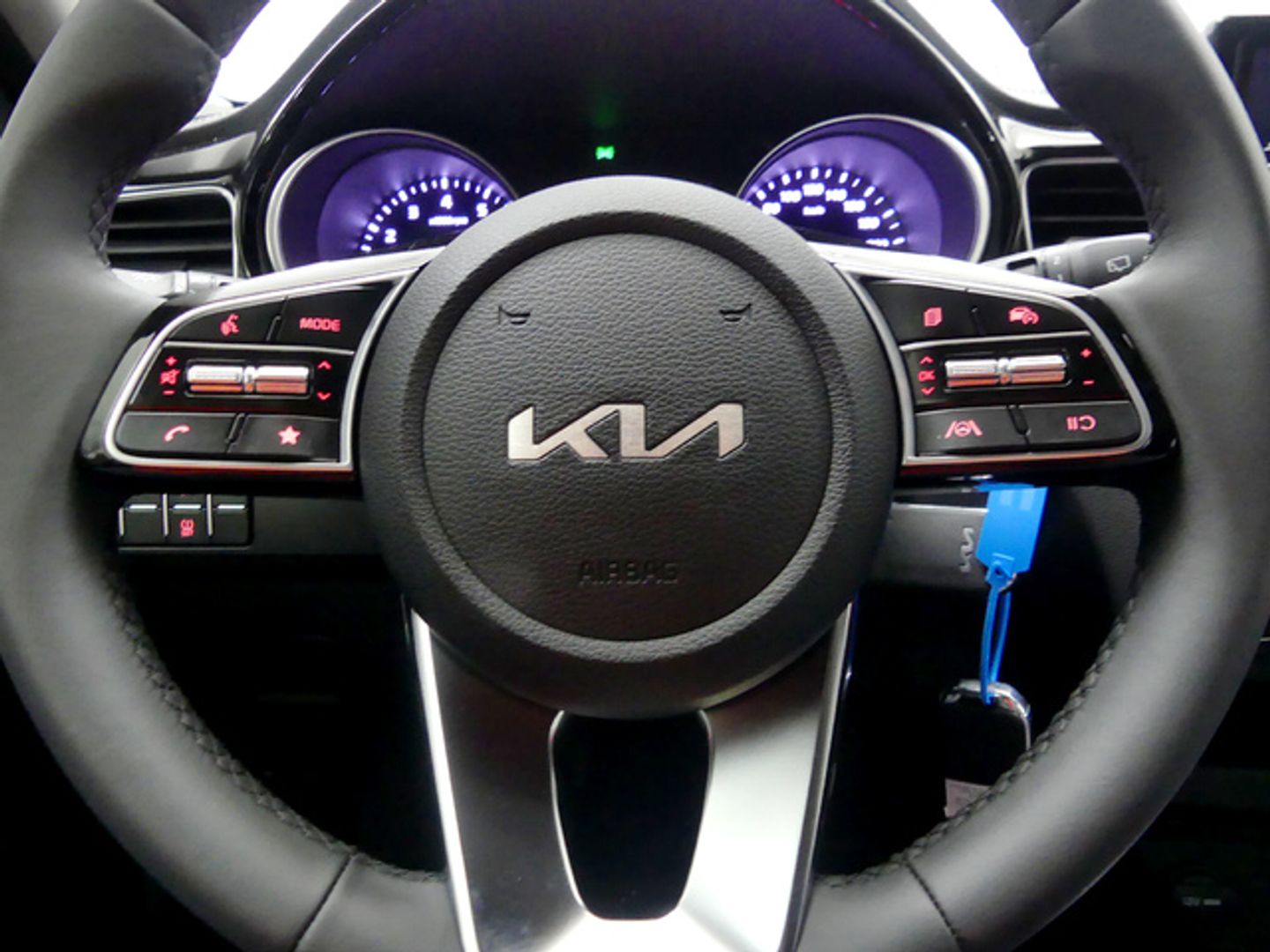 Kia Ceed 1.6 MHEV iMT Tech 100 kW (136 CV)