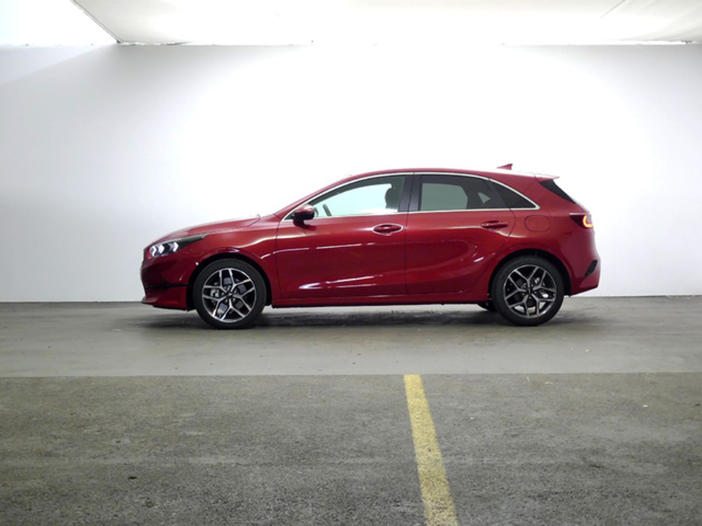 Kia Ceed 1.6 MHEV iMT Tech 100 kW (136 CV)