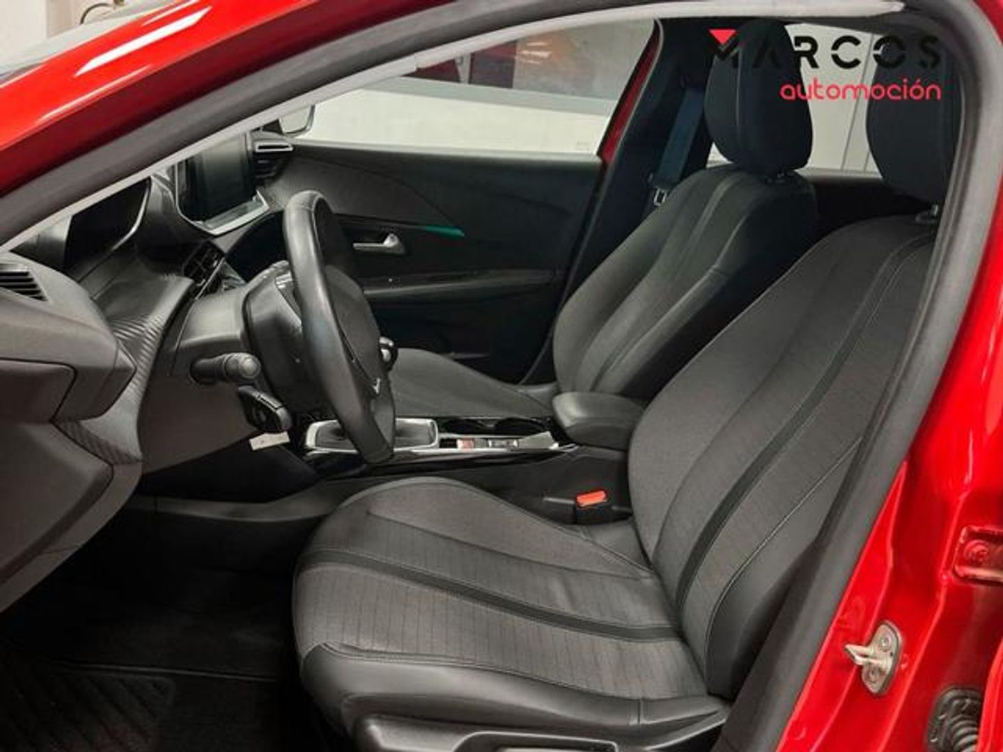 Peugeot 208 PureTech 100 Allure 75 kW (100 CV)