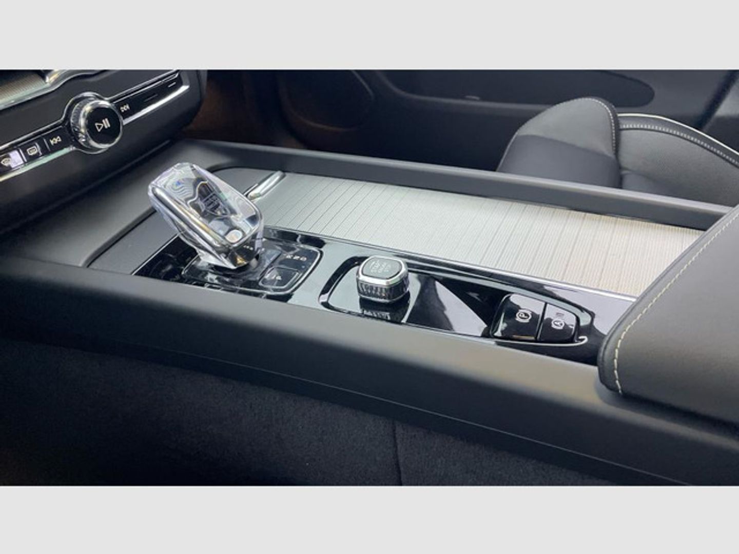 Volvo XC60 B5 G Plus Dark AWD Auto 184 kW (250 CV)