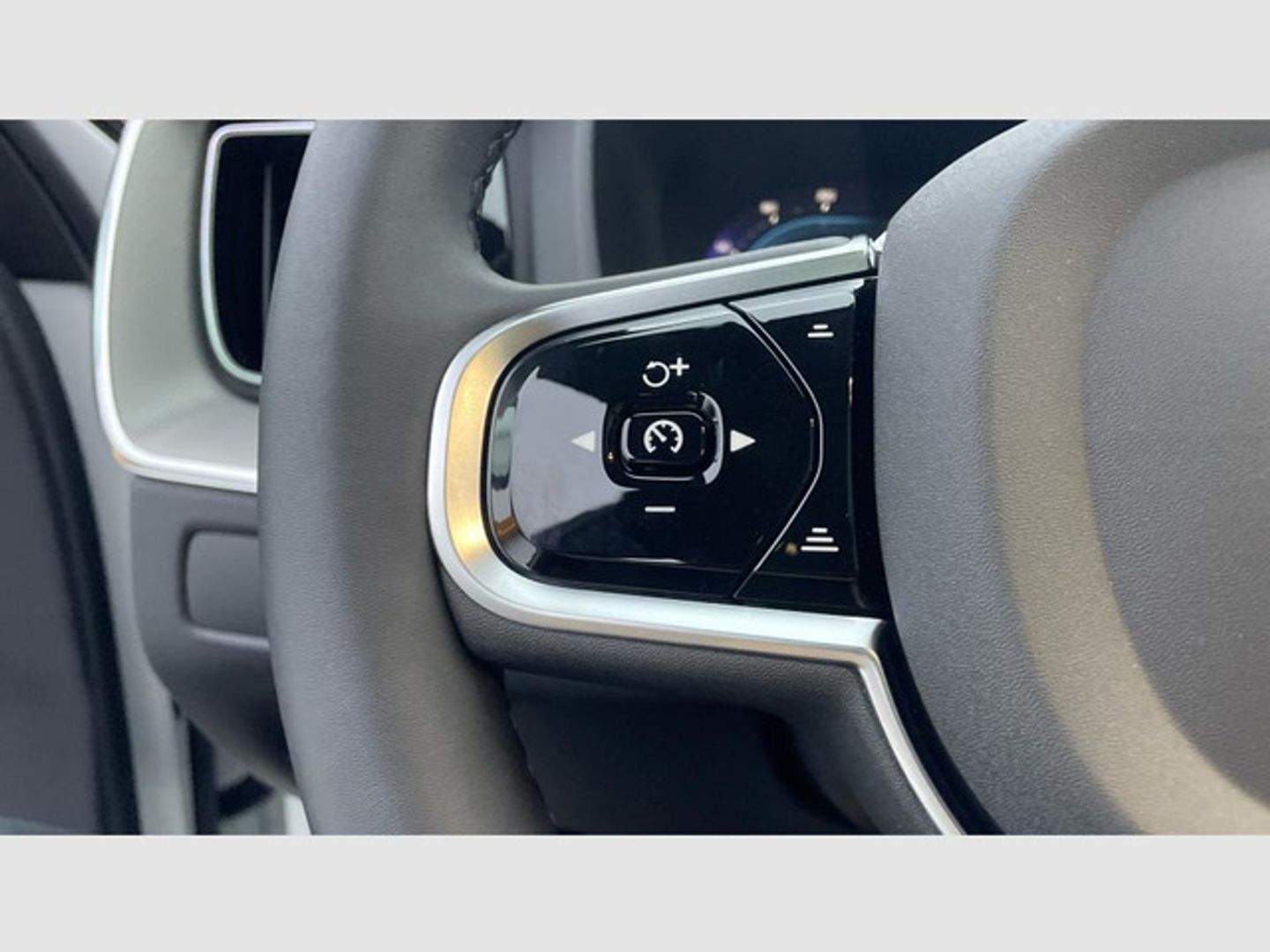 Volvo XC60 B5 G Plus Dark AWD Auto 184 kW (250 CV)