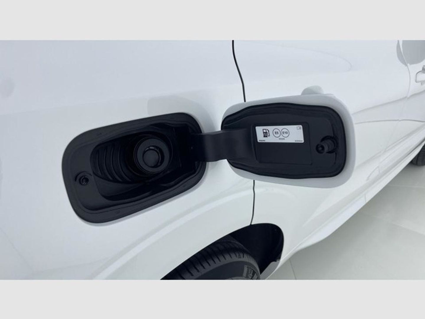 Volvo XC60 B5 G Plus Dark AWD Auto 184 kW (250 CV)