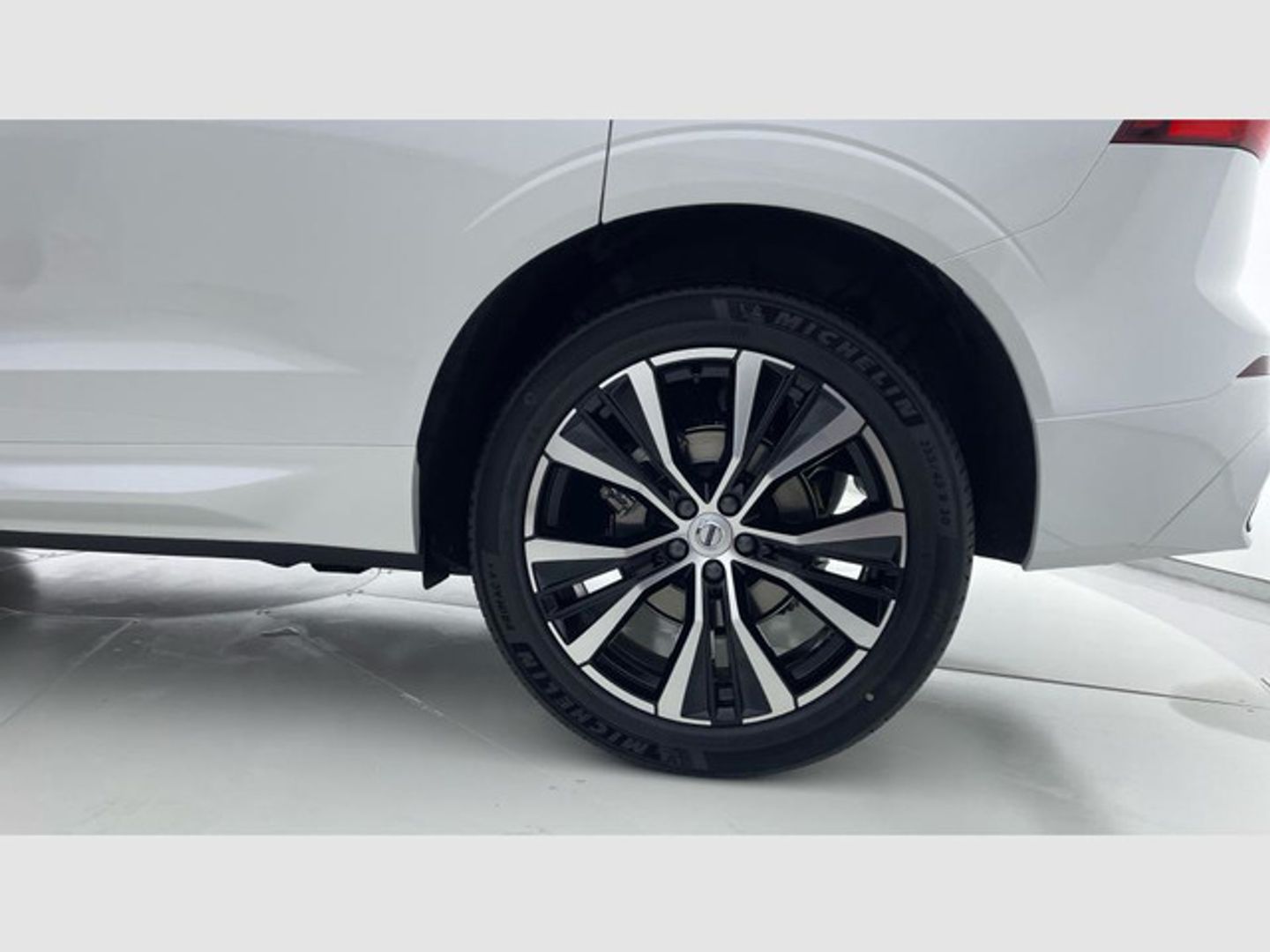 Volvo XC60 B5 G Plus Dark AWD Auto 184 kW (250 CV)