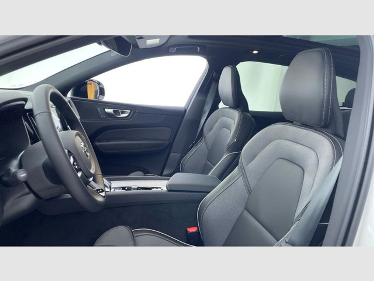 Volvo XC60 B5 G Plus Dark AWD Auto 184 kW (250 CV)