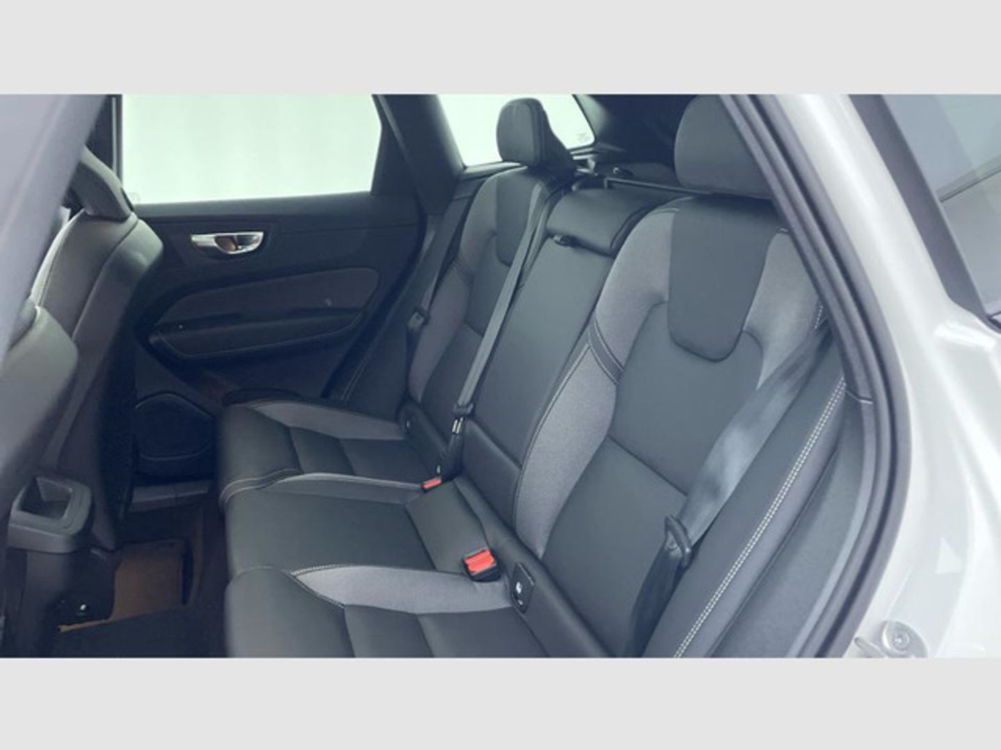 Volvo XC60 B5 G Plus Dark AWD Auto 184 kW (250 CV)