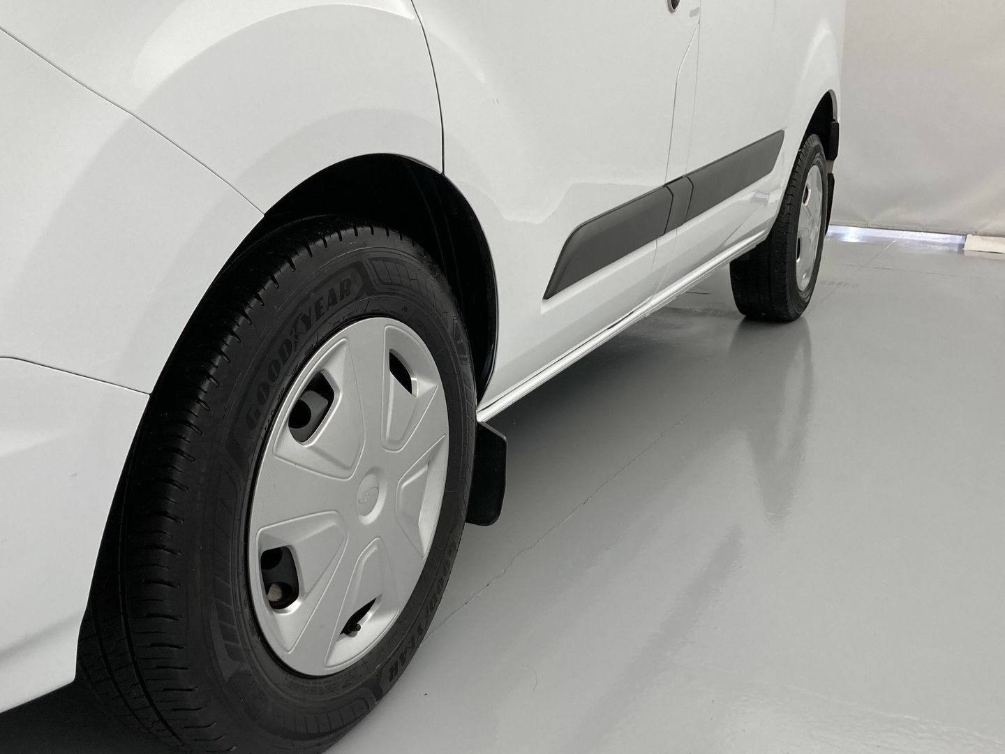 Ford Transit Custom Furgon 2.0 TDCI 320 L1 Trend Auto 96 kW (130 CV)