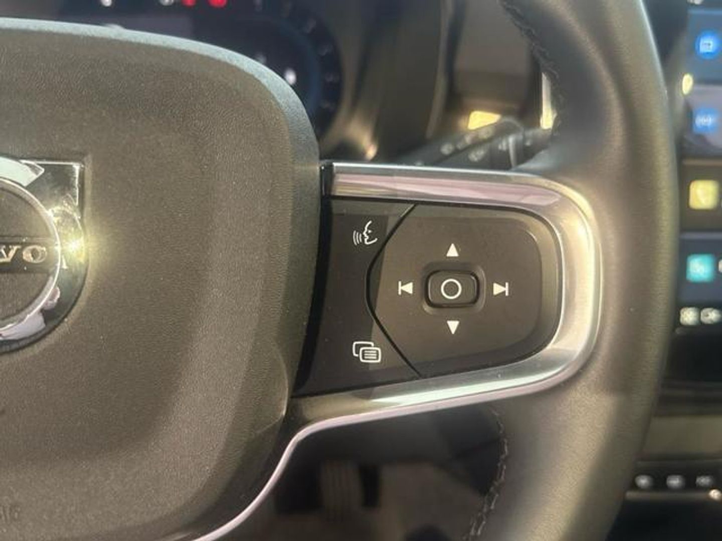 Volvo XC40 B3 G Core Auto 120 kW (163 CV)