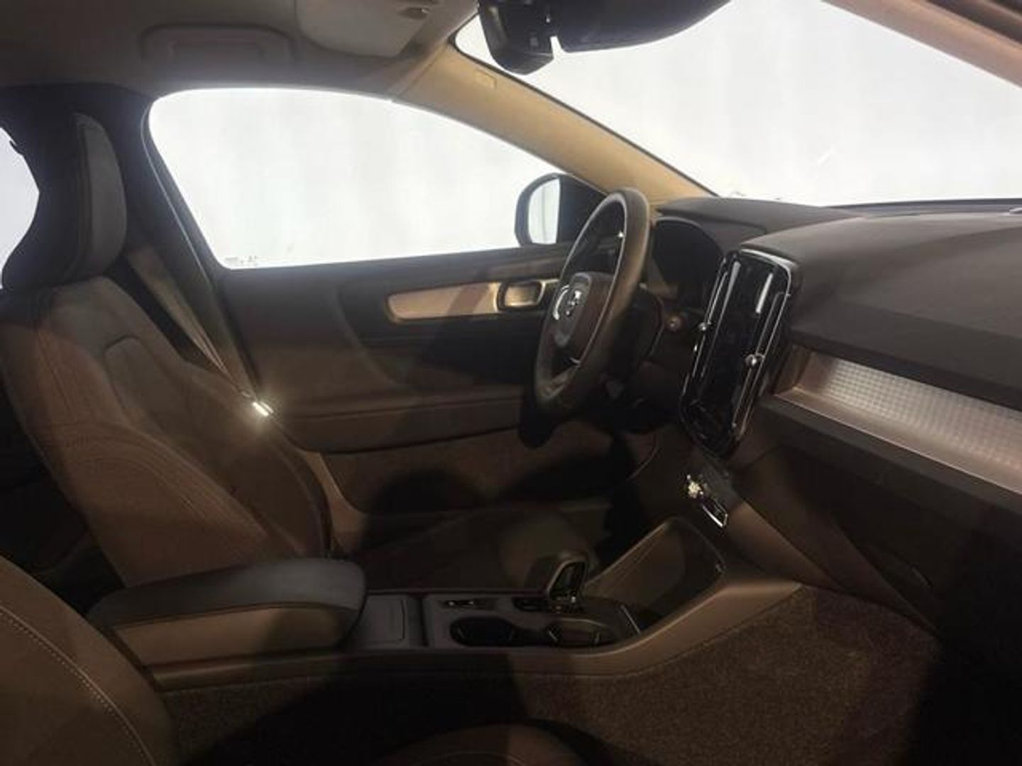 Volvo XC40 B3 G Momentum Pro Auto 120 kW (163 CV)