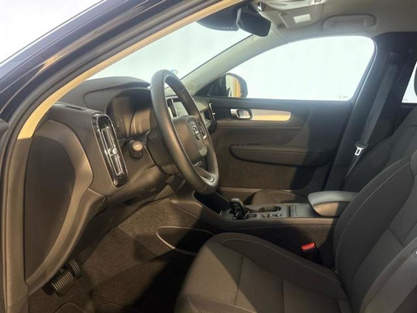 Volvo XC40 B3 G Momentum Pro Auto 120 kW (163 CV)