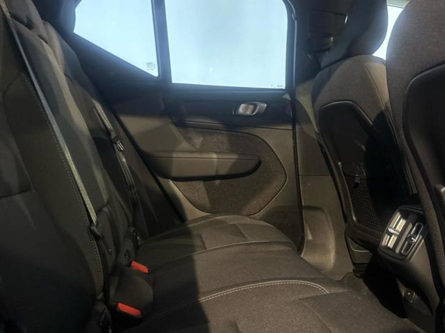 Volvo XC40 B3 G Momentum Pro Auto 120 kW (163 CV)
