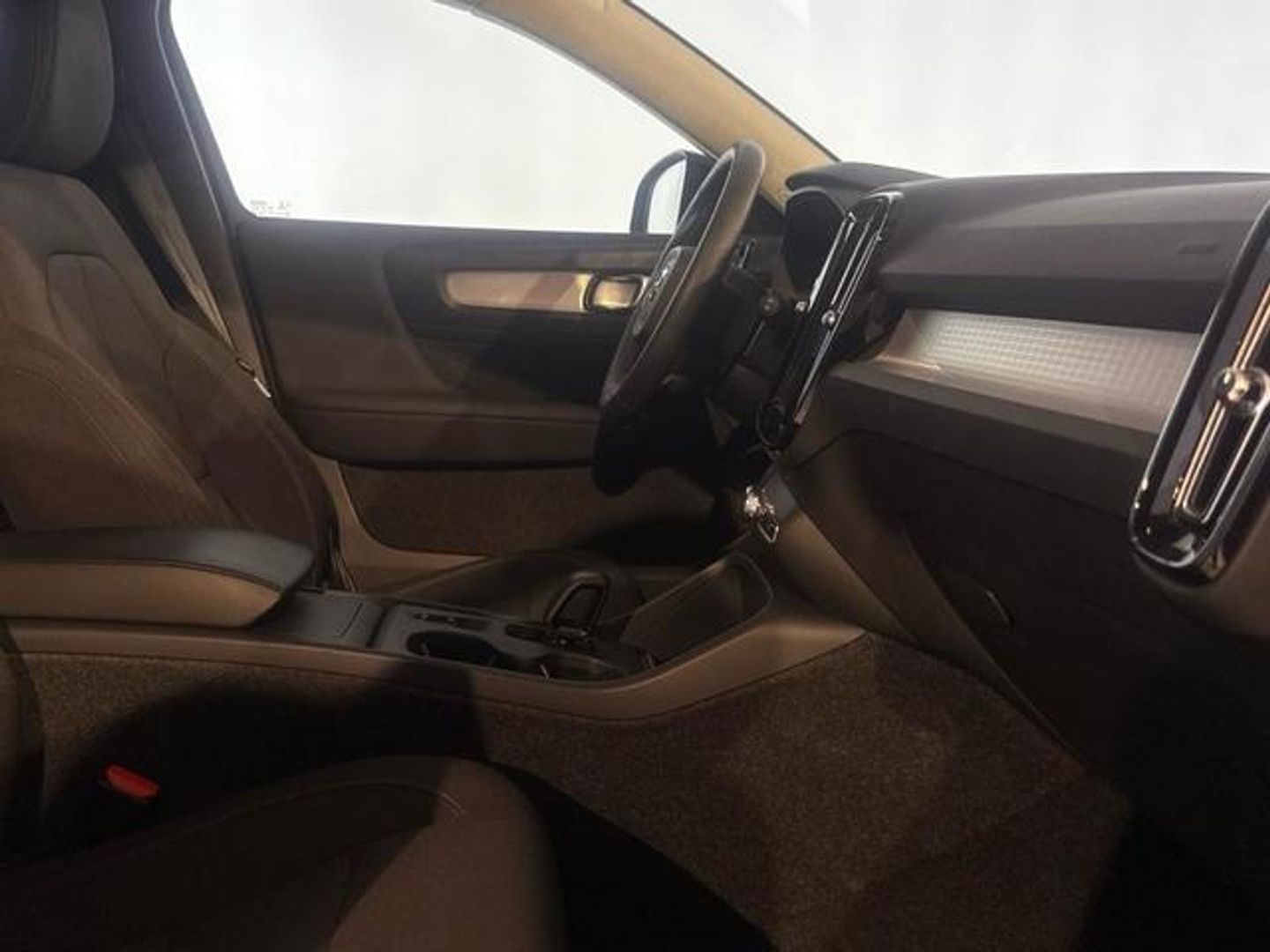 Volvo XC40 B3 G Momentum Pro Auto 120 kW (163 CV)
