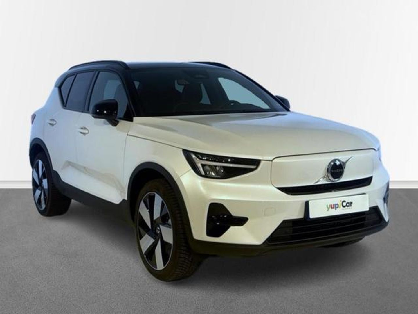 Volvo XC40 Recharge Plus Auto 170 kW (231 CV) Blanco SUV