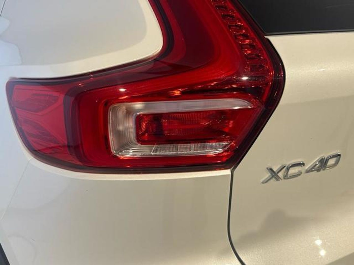 Volvo XC40 Recharge Plus Auto 170 kW (231 CV)