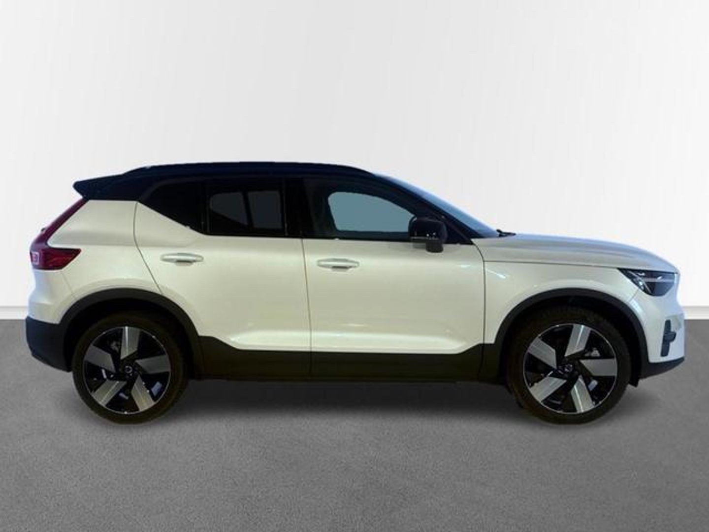 Volvo XC40 Recharge Plus Auto 170 kW (231 CV)