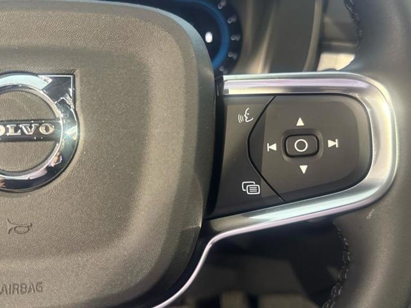 Volvo XC40 B3 G Core Auto 120 kW (163 CV)